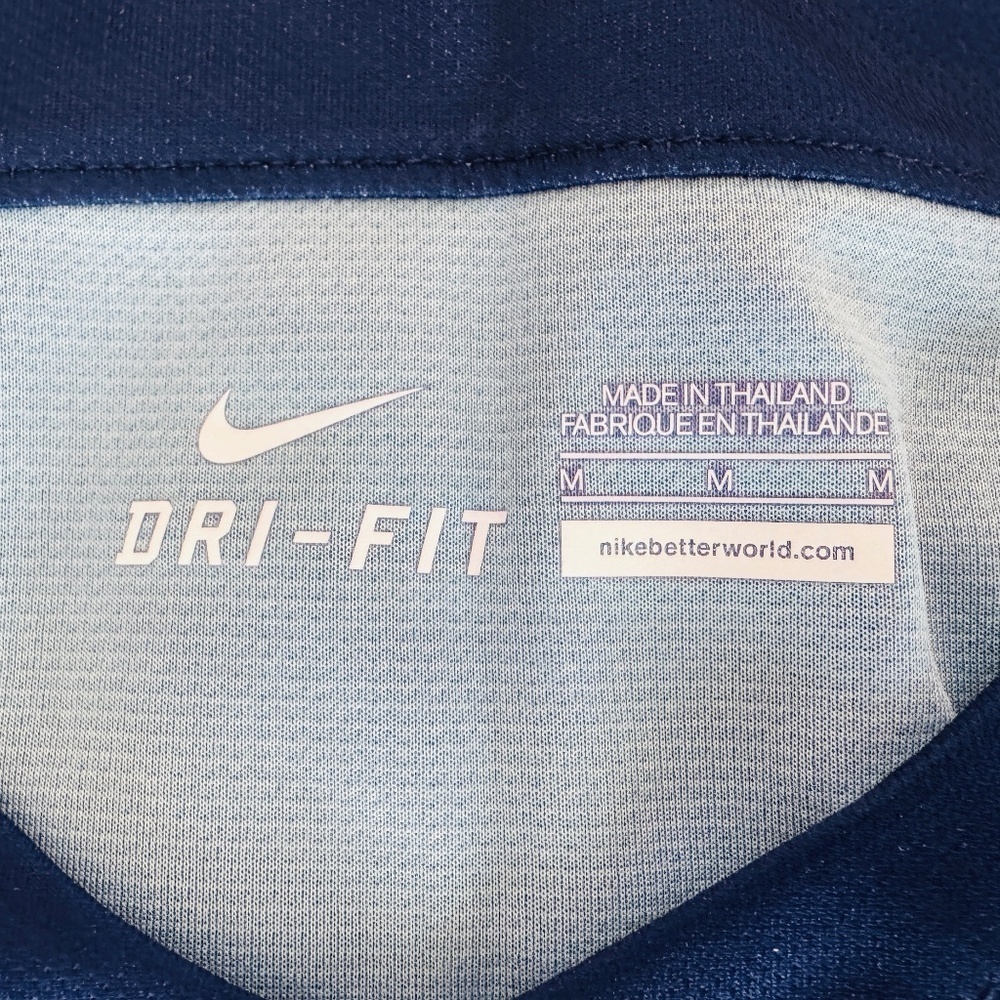 Nike - Official FC Barcelona Soccer Jersey, Women's Size M, Dri-Fit, Like New - Picture 4 of 4